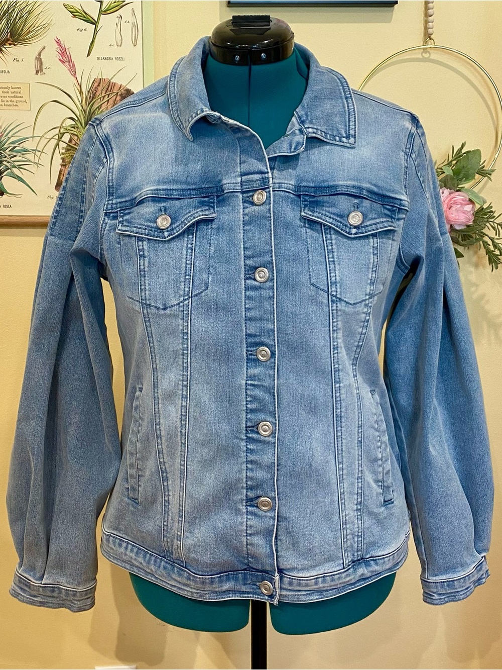 DG2 by Diane Gilman Light Blue Denim Jacket Infinity Stretch Lantern Sleeve